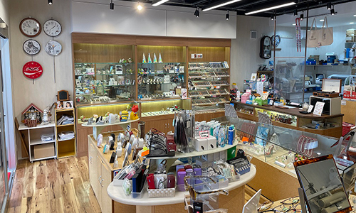 三光社時計店の店内画像